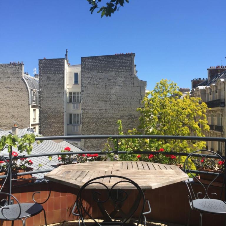 52 Clichy Bed & Breakfast - Chambre d'hôtes - Chambre Double ou Lits Jumeaux avec Salle de Bains - 2