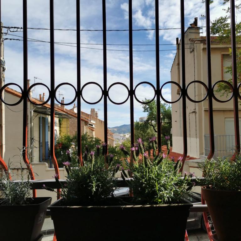 Studio calme et très lumineux, au pied de notre Dame de la Garde - Appartement 1 Chambre - 17