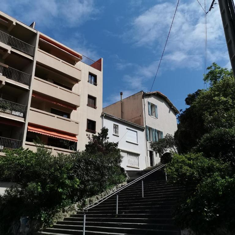 Studio calme et très lumineux, au pied de notre Dame de la Garde - Appartement 1 Chambre - 14