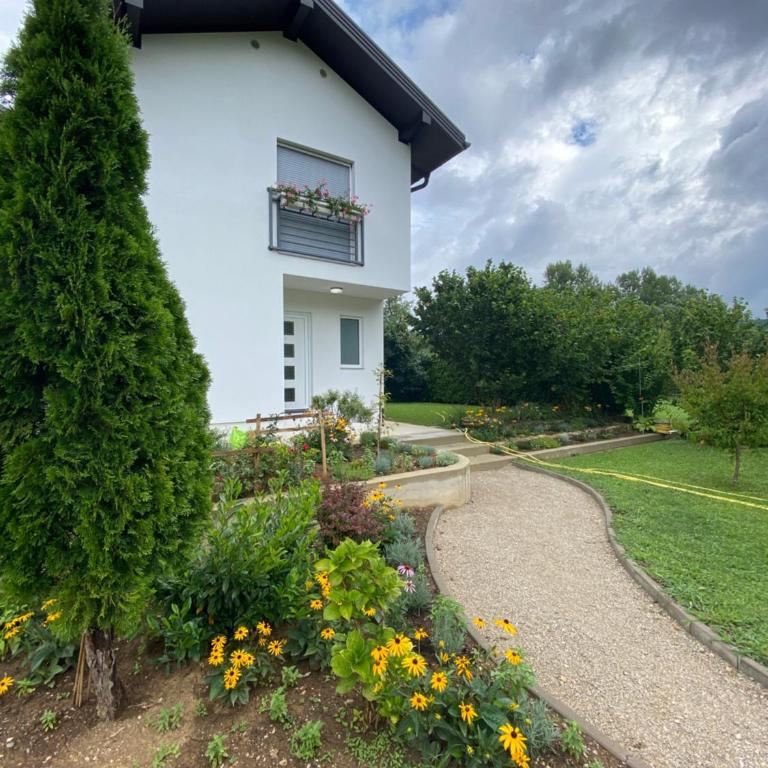 Una Verde - Two-Bedroom House - 3