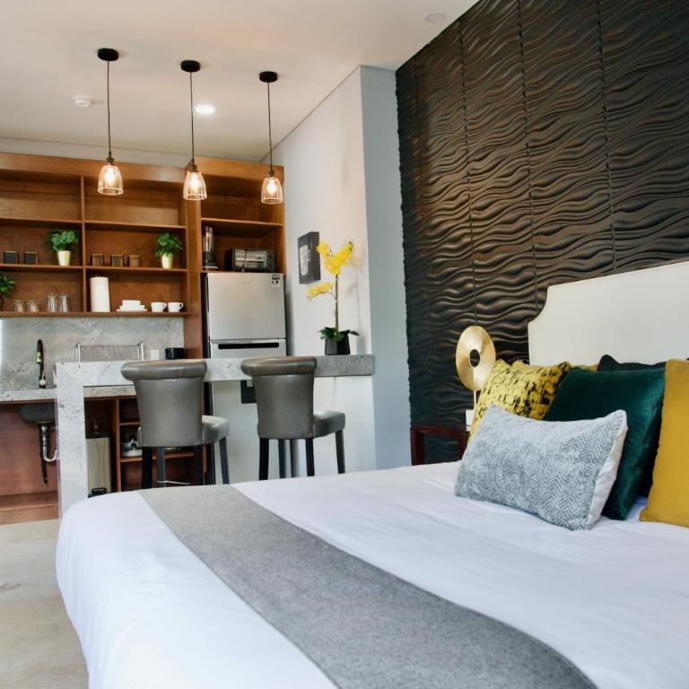 Rio Suites - Deluxe King Studio - 9