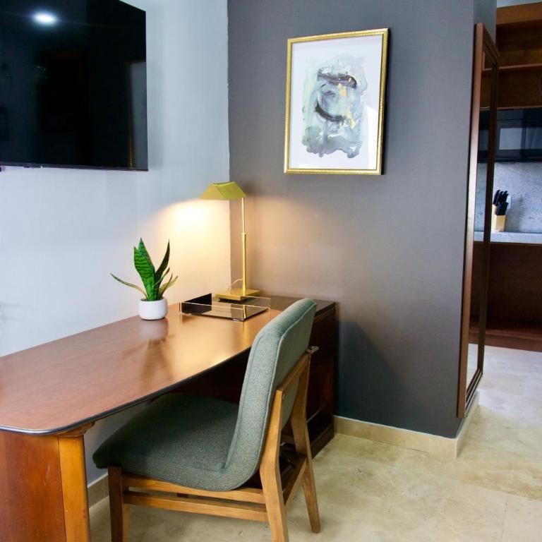 Rio Suites - Deluxe King Studio - 8