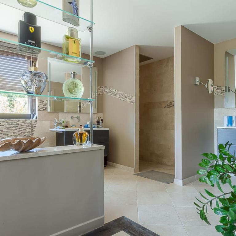 Villa in Juan-Les-pins with heated pool - Villa - 22