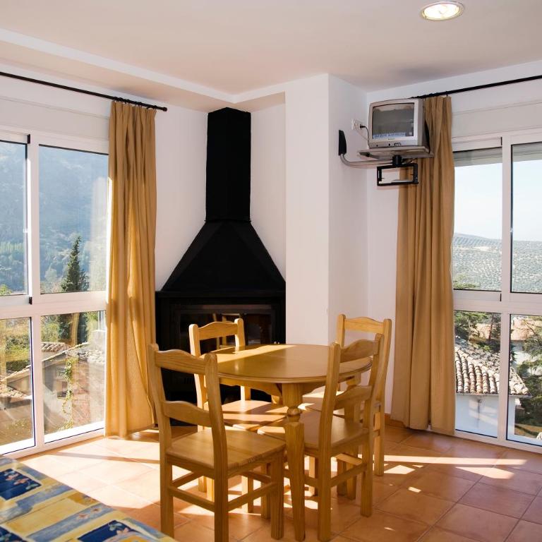 Alojamientos Madrigal - Two-Bedroom Apartment - 1