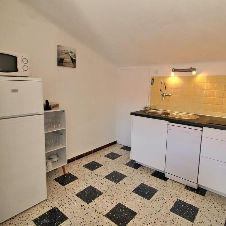 Meublé trois étoiles au premier étage d’une maison typique - Appartamento con 2 Camere da Letto - 6