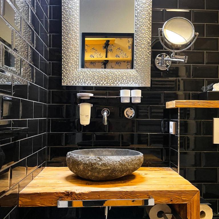 Design Hotel ALPENLIEBE - - - - Boutique-Flair - - - - - Suite mit Kingsize-Bett und Balkon - 6