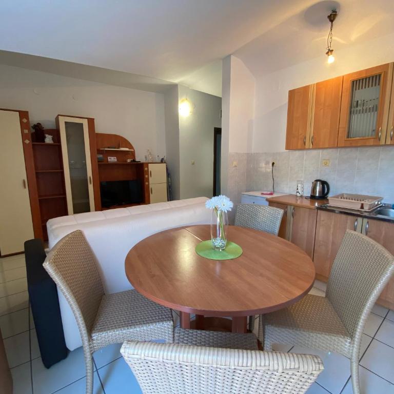 Katarina Apartments - Apartman s 2 Spavaće Sobe, Balkonom i Pogledom na More - u Potkrovlju - 5
