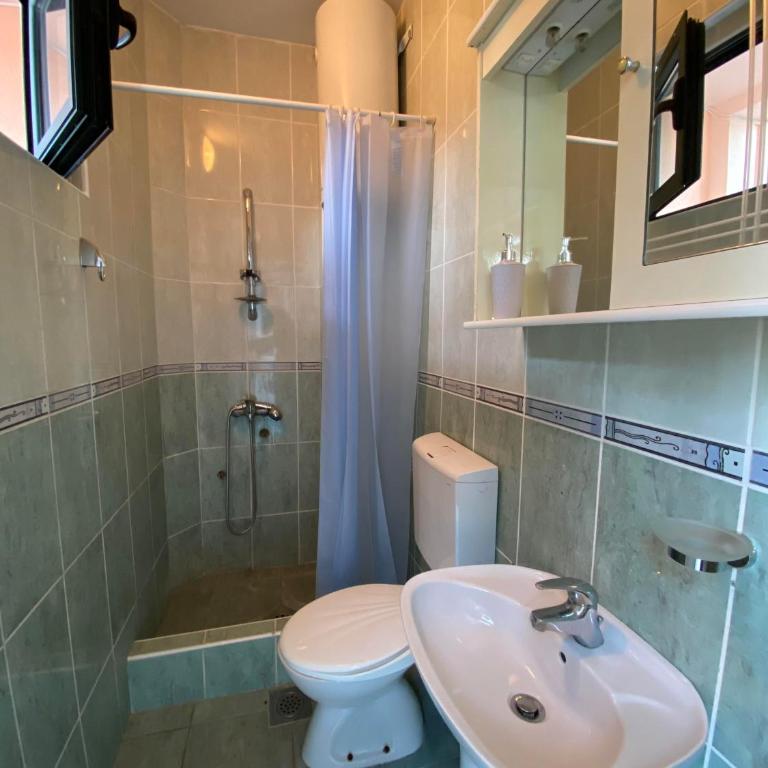 Katarina Apartments - Dvokrevetna Soba sa Bračnim Krevetom - 5