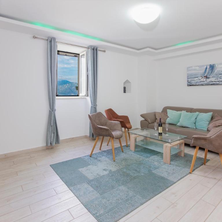 Apartments D&V - Two-Bedroom Apartment with Sea View - 3