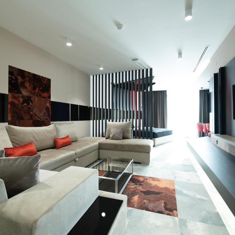 Hotel Ženeva Lux - Comfort One-Bedroom Suite - 8