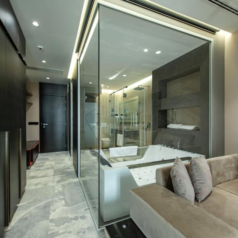 Hotel Ženeva Lux - Comfort One-Bedroom Suite - 12