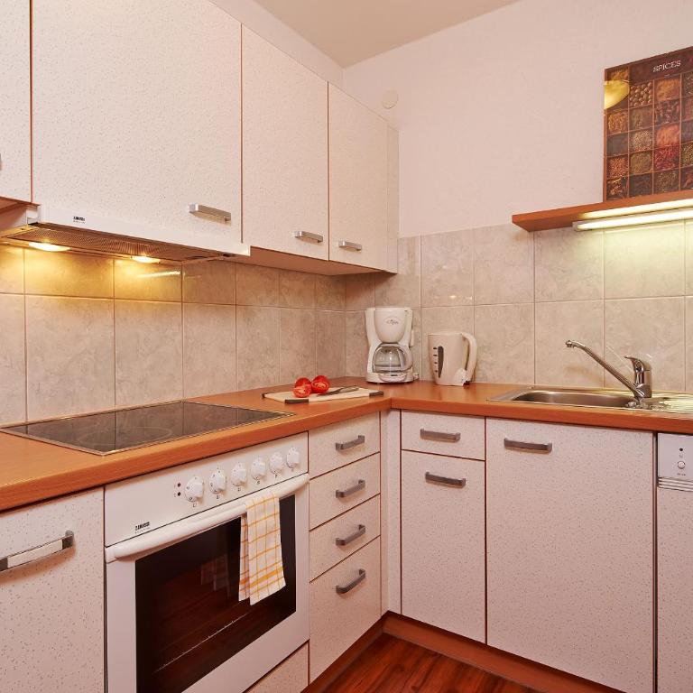 SkyLounge Mayrhofen - Studio-Apartment mit Balkon - 4
