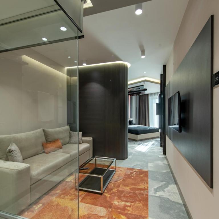 Hotel Ženeva Lux - One-Bedroom Suite with Balcony - 14