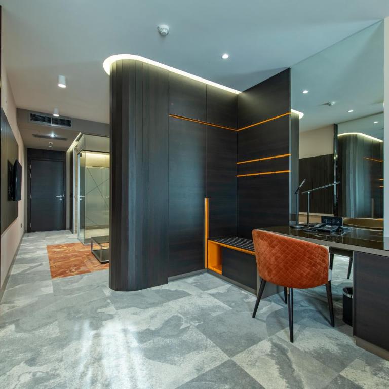 Hotel Ženeva Lux - One-Bedroom Suite with Balcony - 2