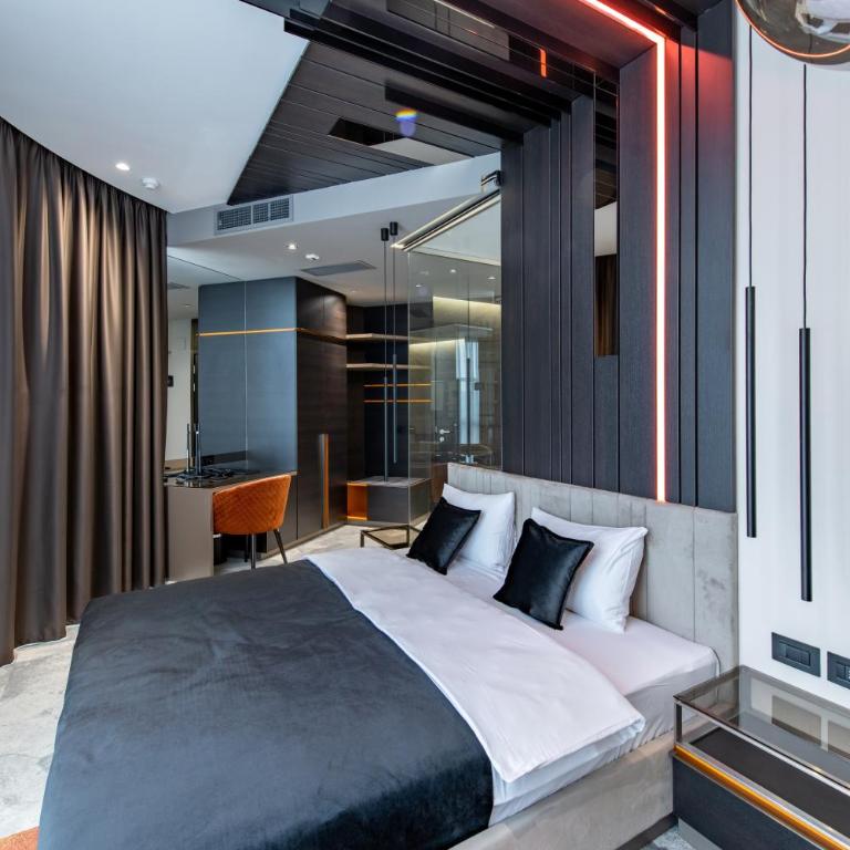 Hotel Ženeva Lux - One-Bedroom Suite with Balcony - 15