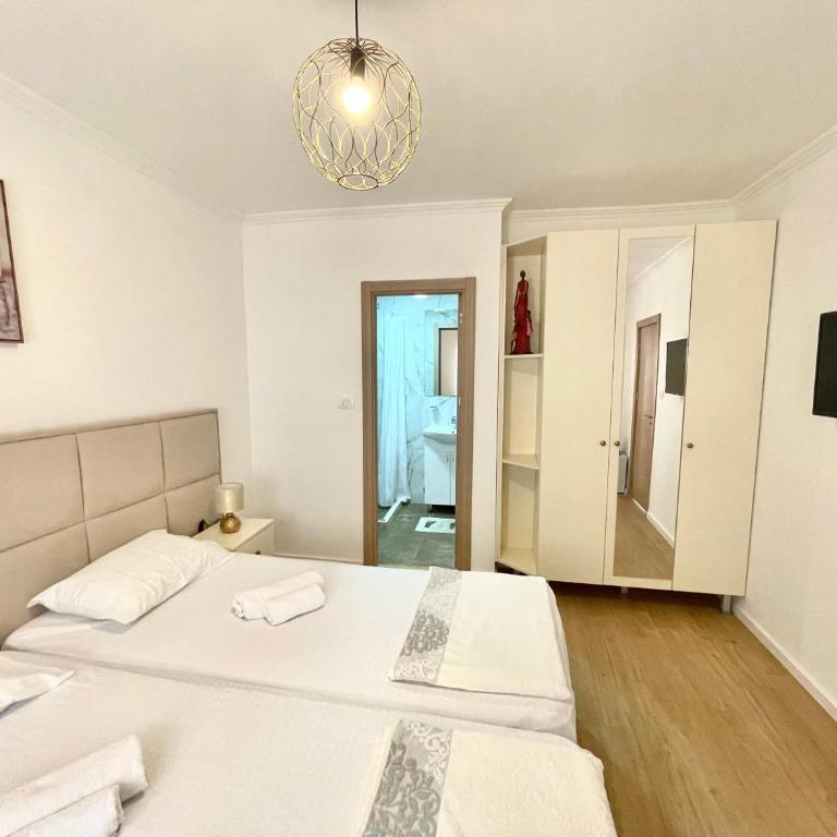 Parapid Apartments Budva - Dvokrevetna Soba sa Bračnim Krevetom/Zasebnim Krevetima i Terasom - 3