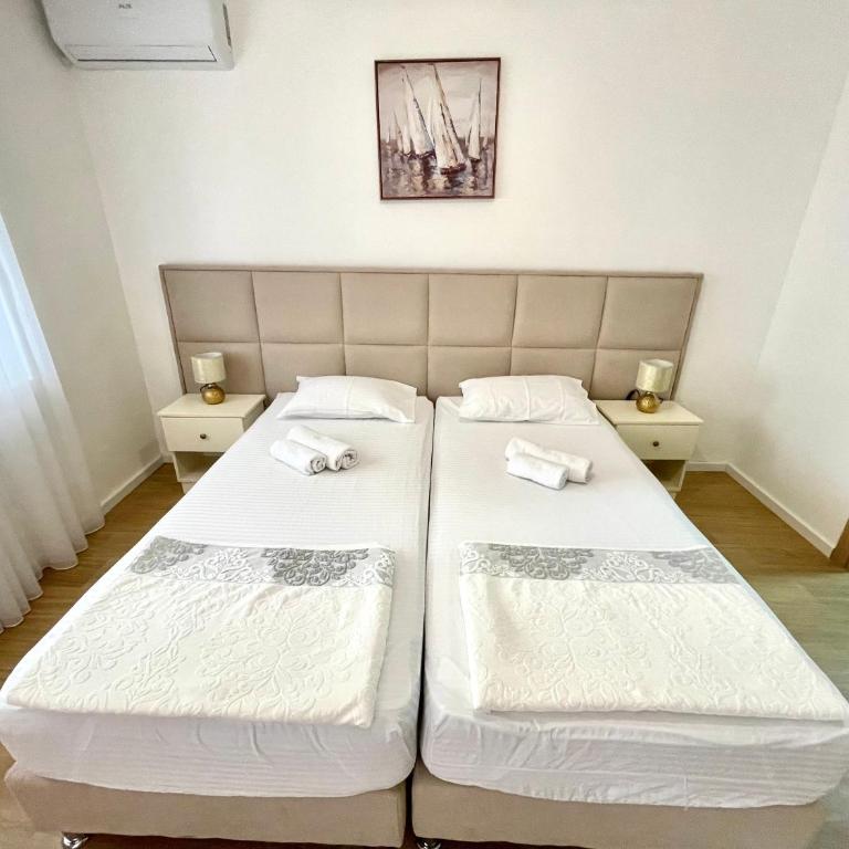 Parapid Apartments Budva - Dvokrevetna Soba sa Bračnim Krevetom/Zasebnim Krevetima i Terasom - 4