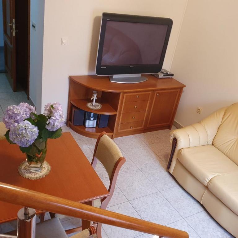 Tazex Apartments - Comfort Duplex One Bedroom Apartment with Sea View - 2