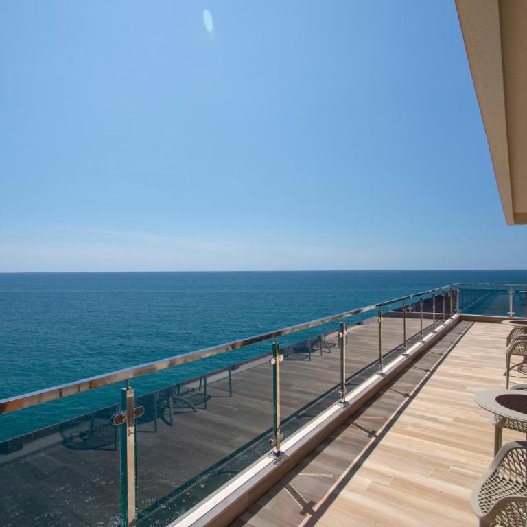Royal Bay - Three-Bedroom Apartment - 7