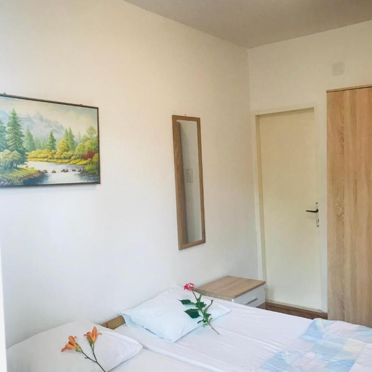 Apartments MM Budva - Twin Room with Pool View - 3
