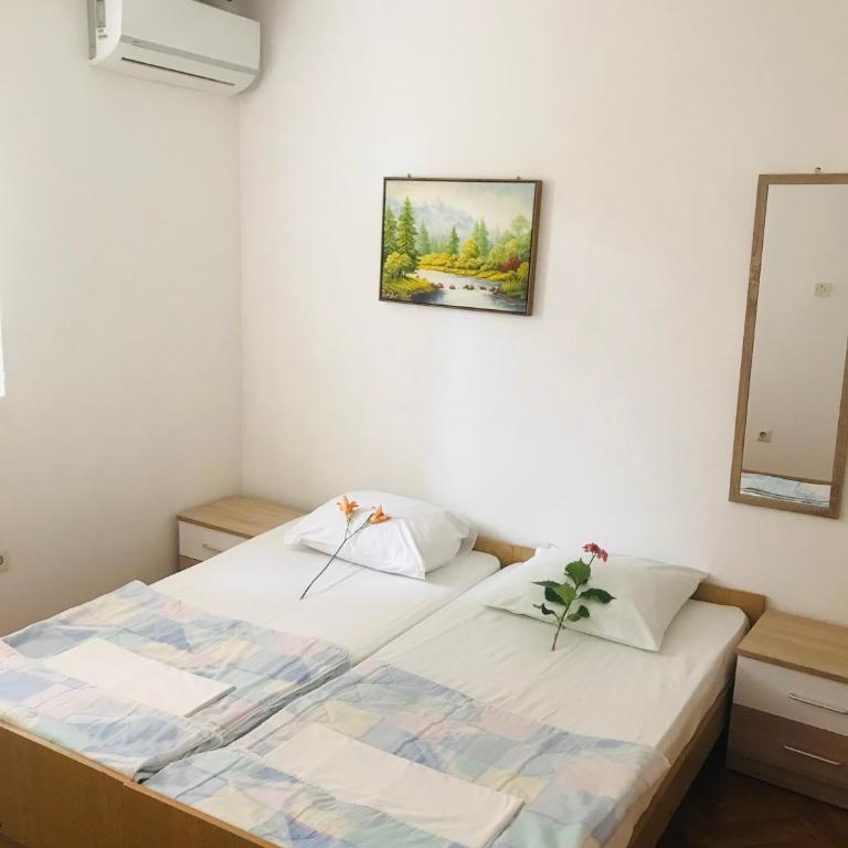 Apartments MM Budva - Twin Room with Pool View - 2