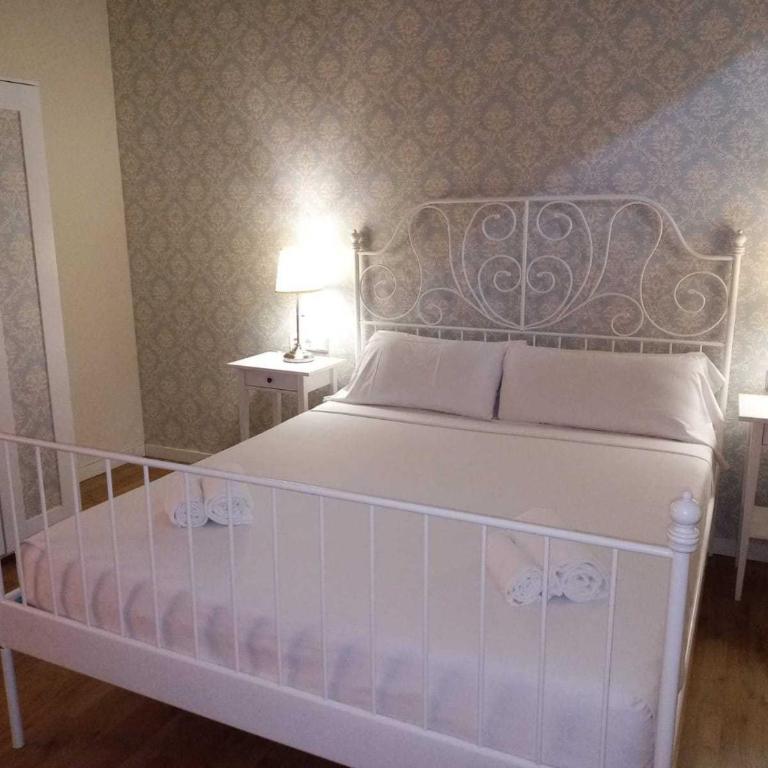 Lumine Luxury Suites by gaiarooms - Economy Double Room - 4