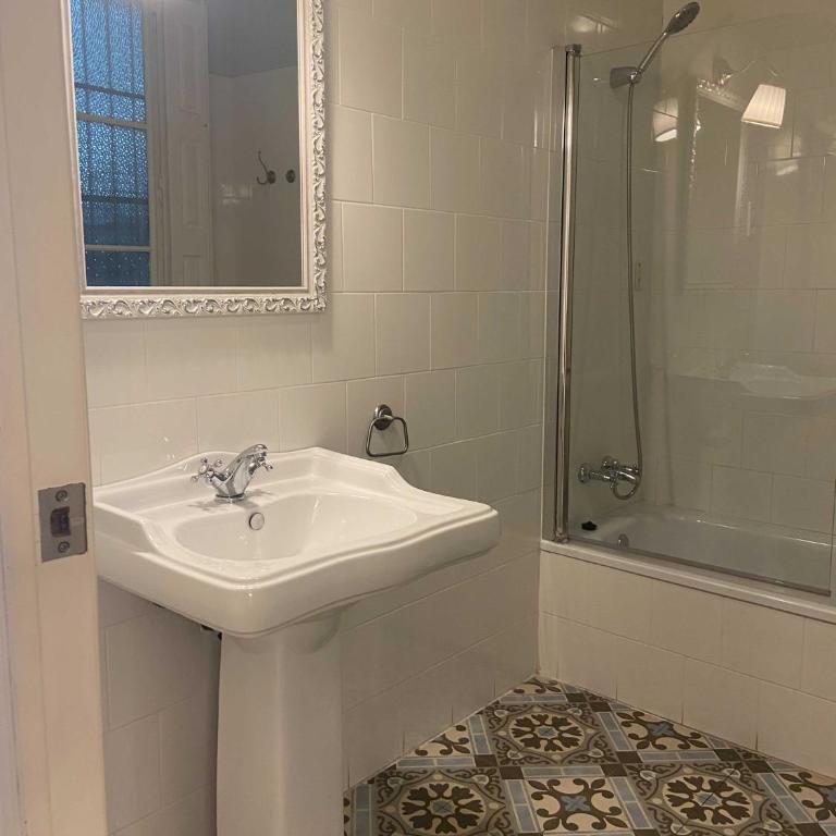 Lumine Luxury Suites by gaiarooms - Economy Double Room - 6