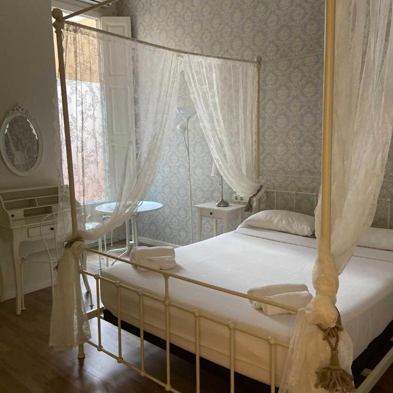 Lumine Luxury Suites by gaiarooms - Deluxe Double Room - 16