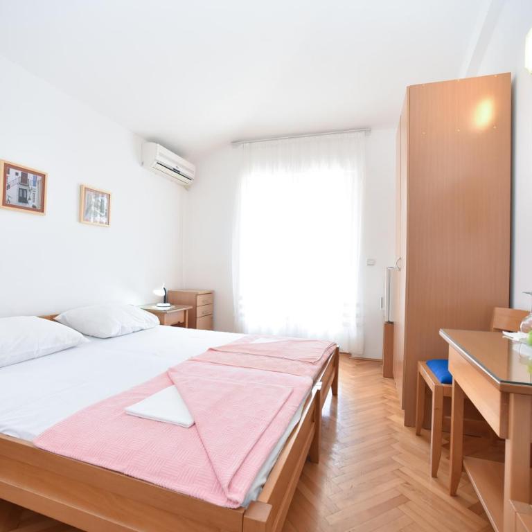 Apartmani Soljaga - Double Room with Balcony - 3