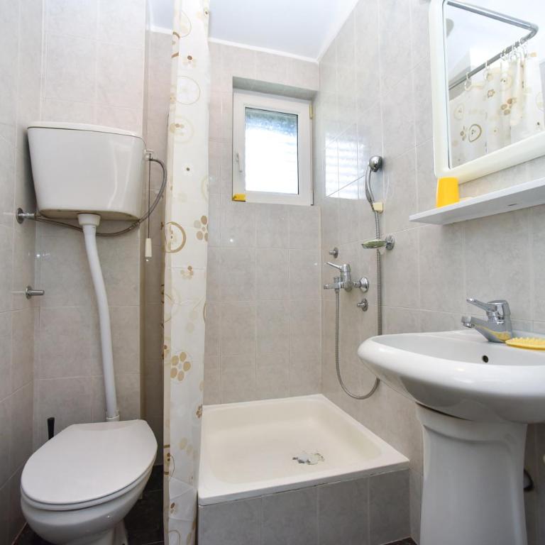 Apartmani Soljaga - Double Room with Balcony - 8