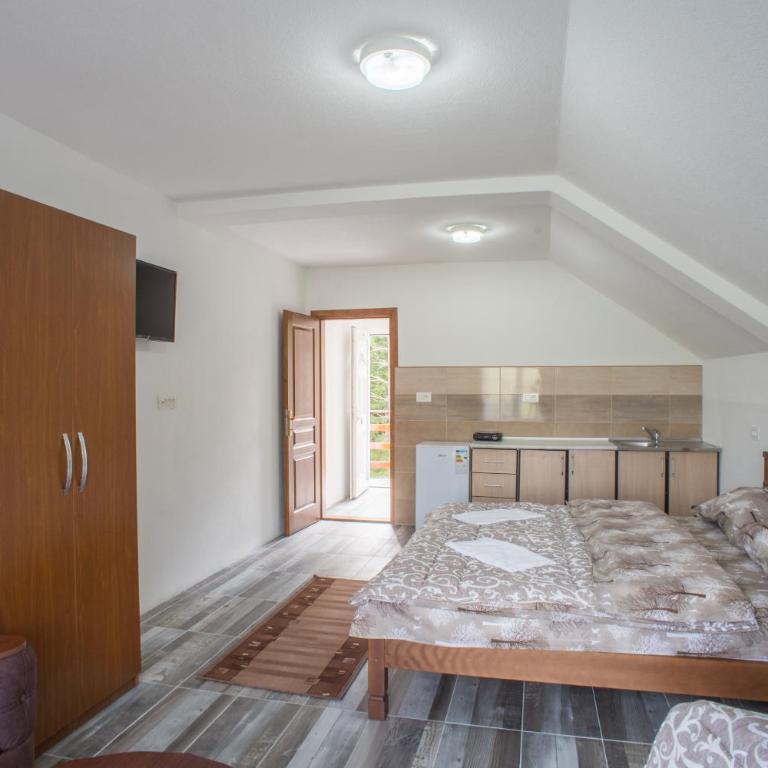 Apartmani JEZERO - Apartment with Lake View - 37
