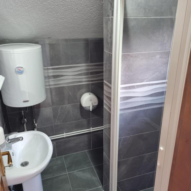 Apartmani JEZERO - Apartment with Lake View - 51