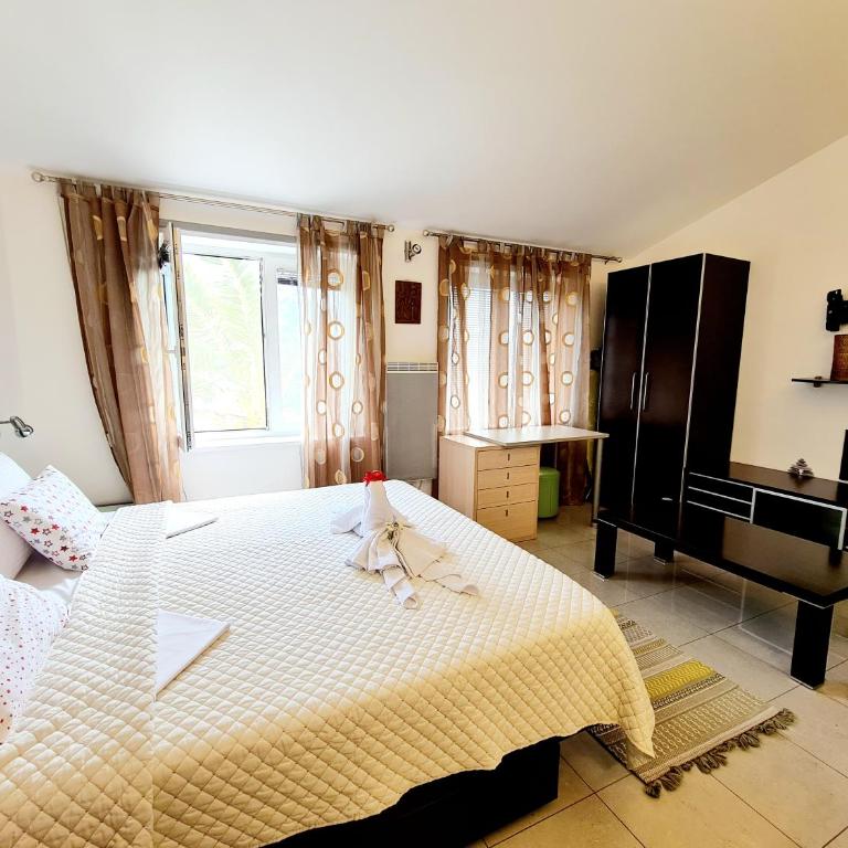 Olive Garden Apartment - Two-Bedroom Villa - 8
