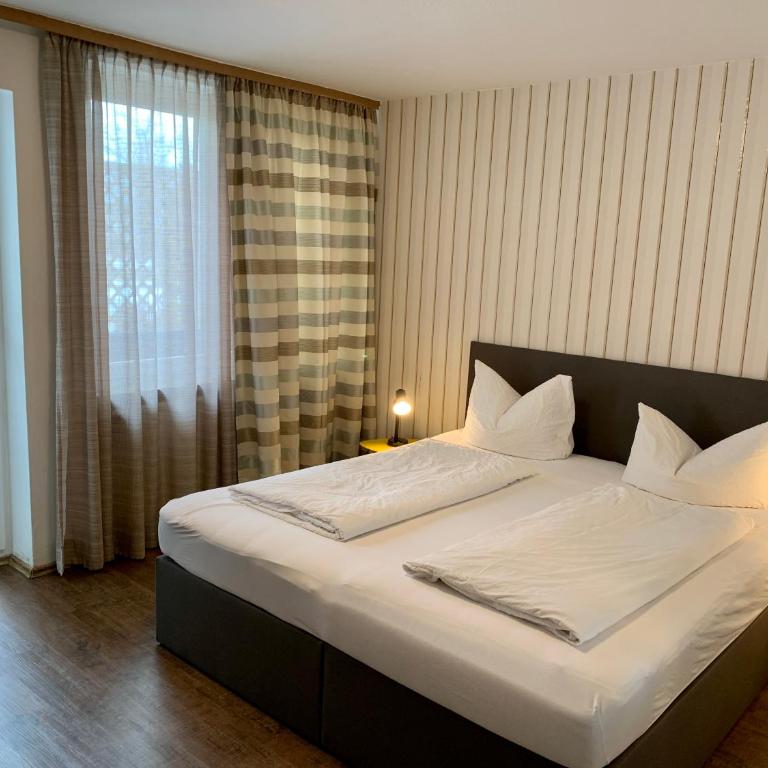 Hotel Reutiner Hof - Doppelzimmer mit Balkon - 14