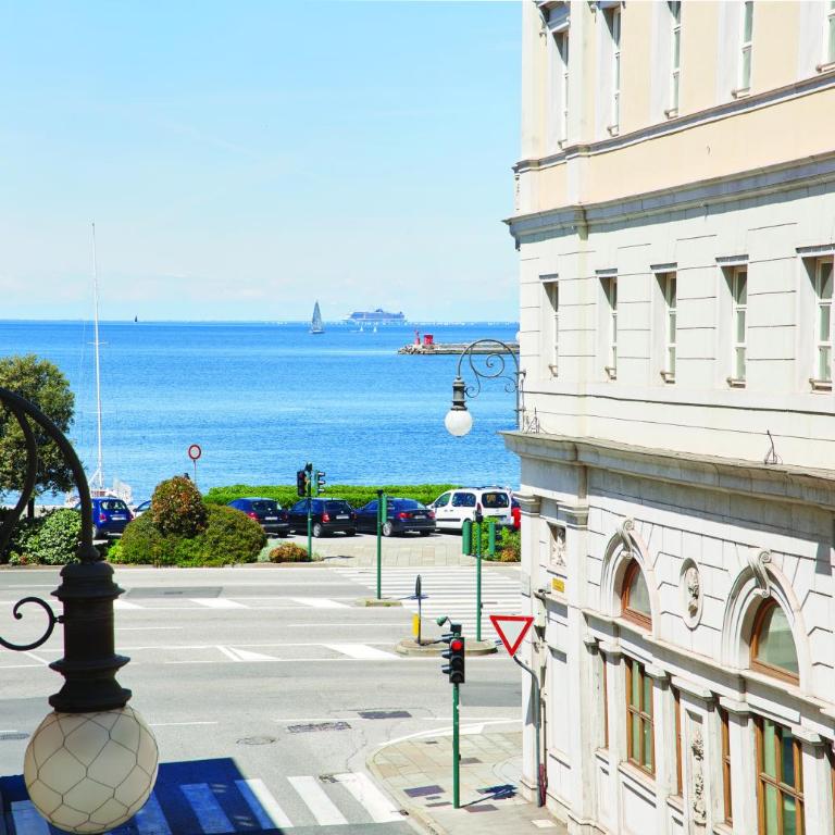 YouMe Design Place Hotel - Camera Deluxe Matrimoniale/Doppia con Letti Singoli con Balcone - 1