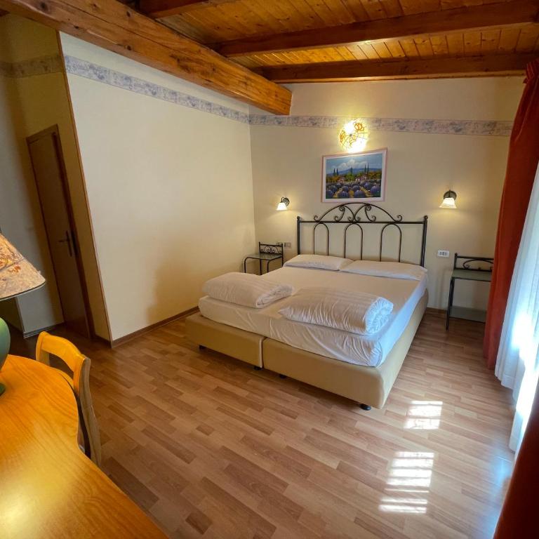 Hotel Rabay - Double Room Attic - Mountain Side - 4