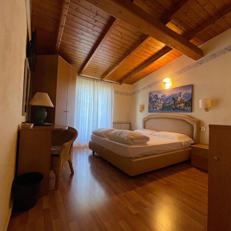 Hotel Rabay - Double Room Attic - Mountain Side - 6