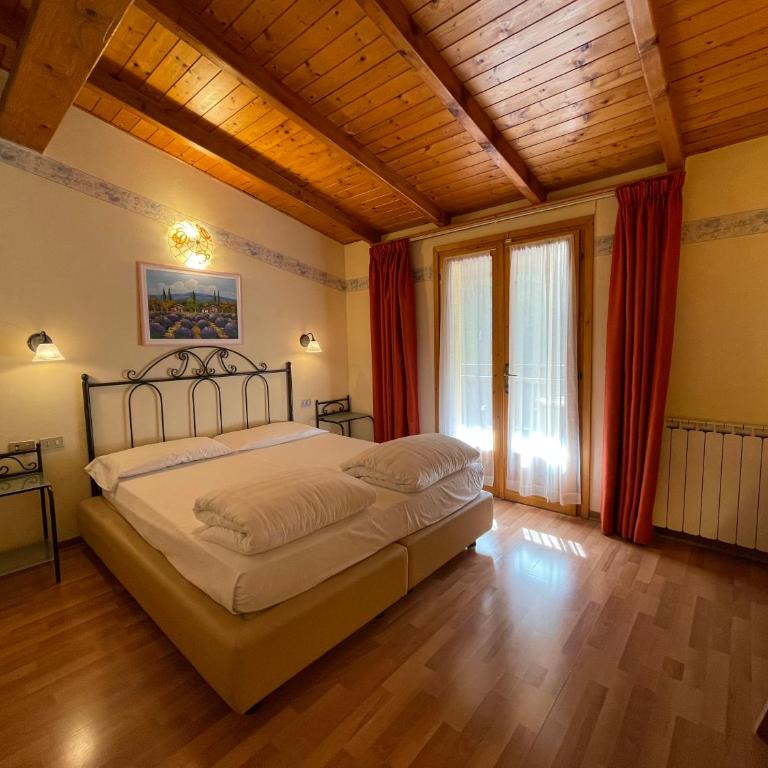 Hotel Rabay - Double Room Attic - Mountain Side - 5