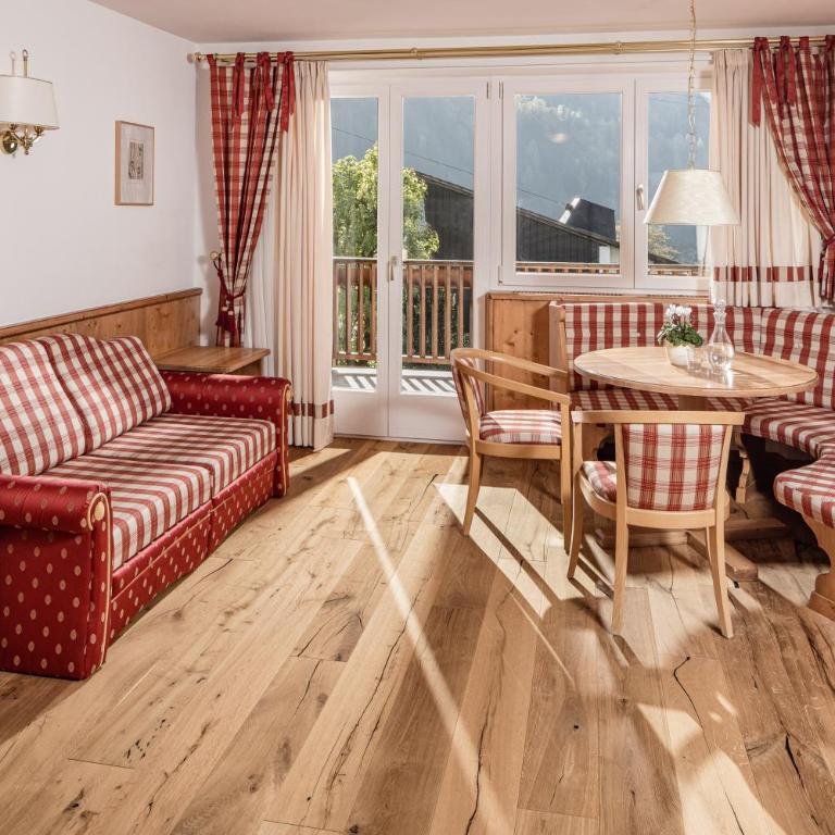 Hotel Saltauserhof - Deluxe Doppelzimmer mit Balkon - 2
