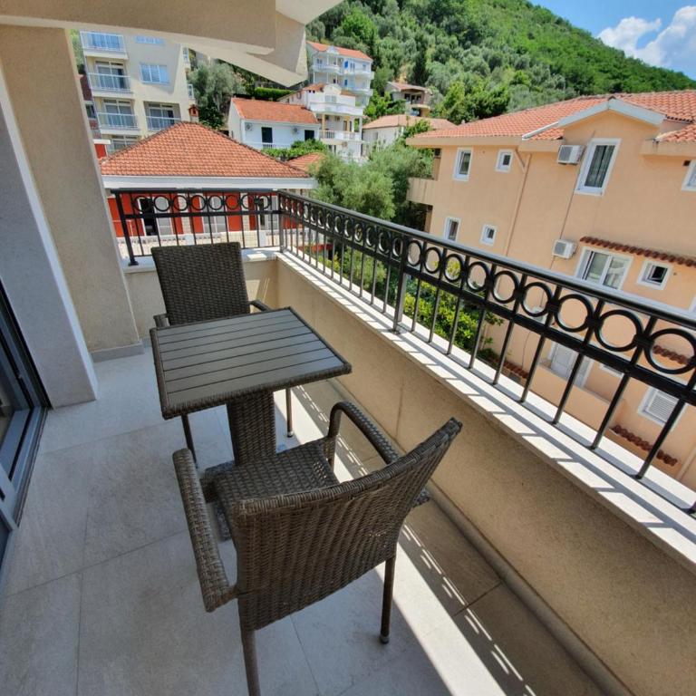 Apartments Boreta - Deluks Dvokrevetna Soba sa Bračnim Krevetom i Bočnim Pogledom na More - 5