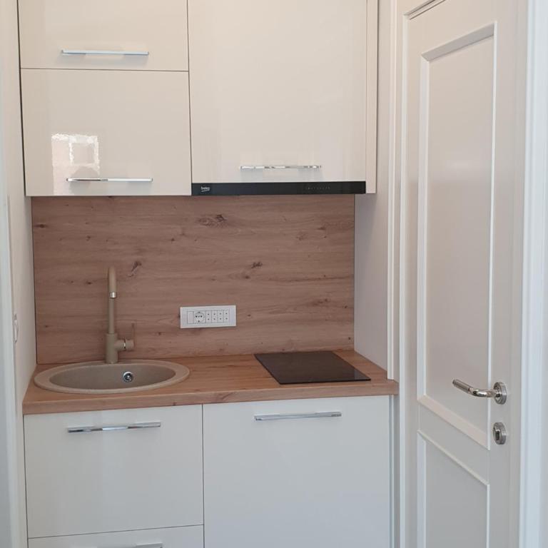 Apartments Boreta - Deluks Dvokrevetna soba sa Bračnim Krevetom, Balkonom i Pogledom na More - 3