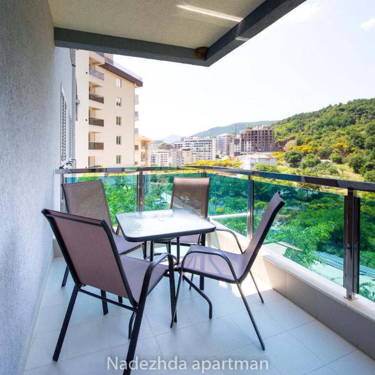 Marina Becici - Two-Bedroom Apartment - 3