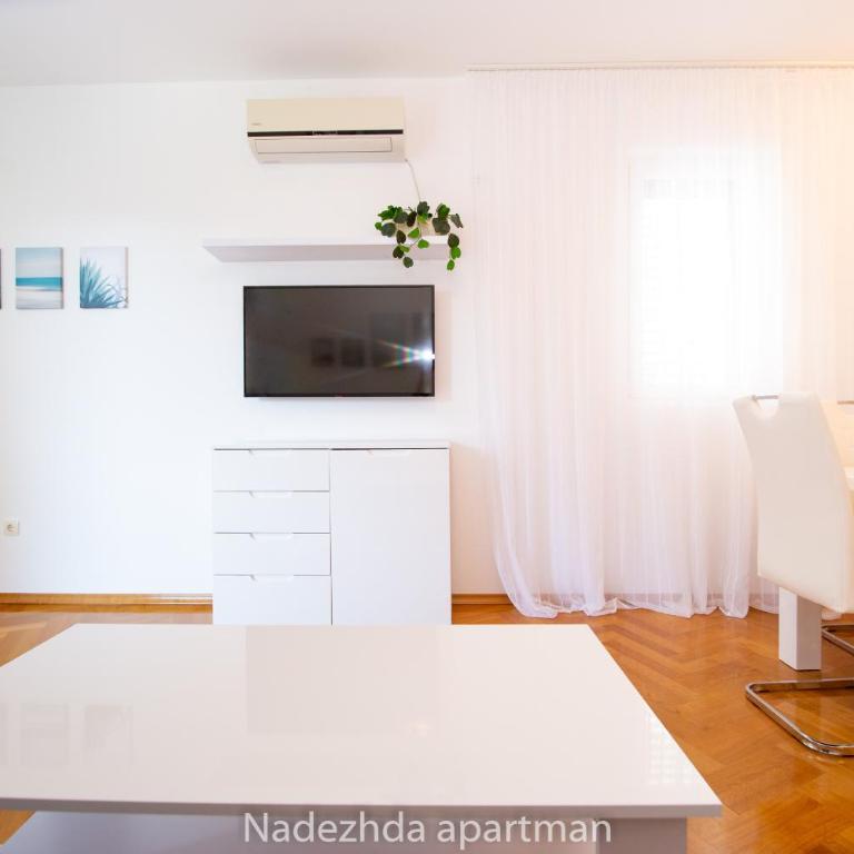 Marina Becici - Two-Bedroom Apartment - 10