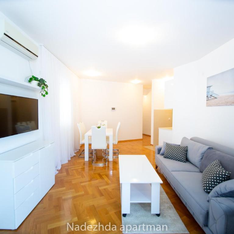 Marina Becici - Two-Bedroom Apartment - 12