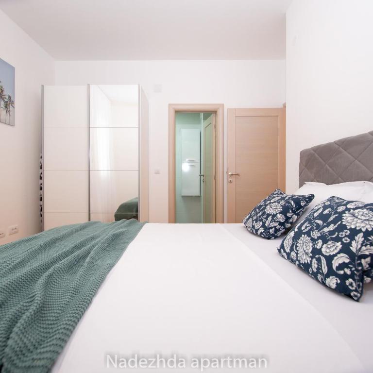 Marina Becici - Two-Bedroom Apartment - 16
