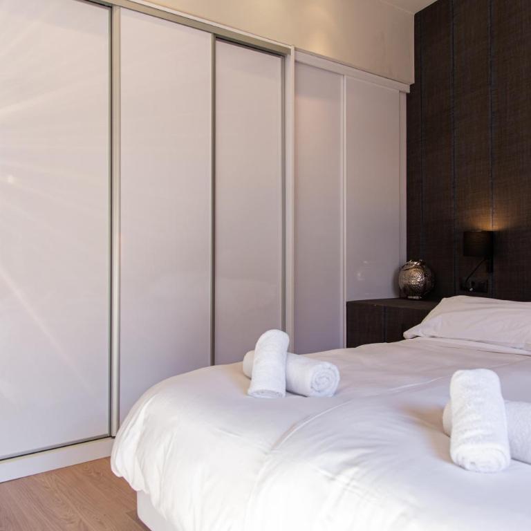 Inspired by EnjoyApartments - Two-Bedroom Apartment with Balcony - 36