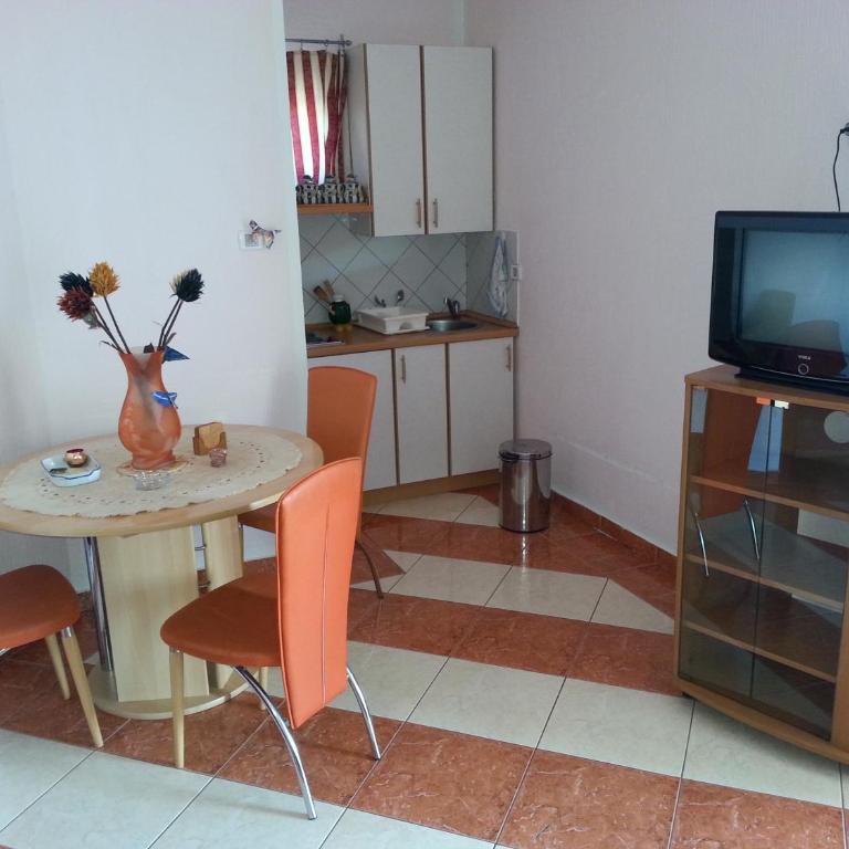 Apartments Stevo Nikočević - Studio with Balcony and Sea View - 4