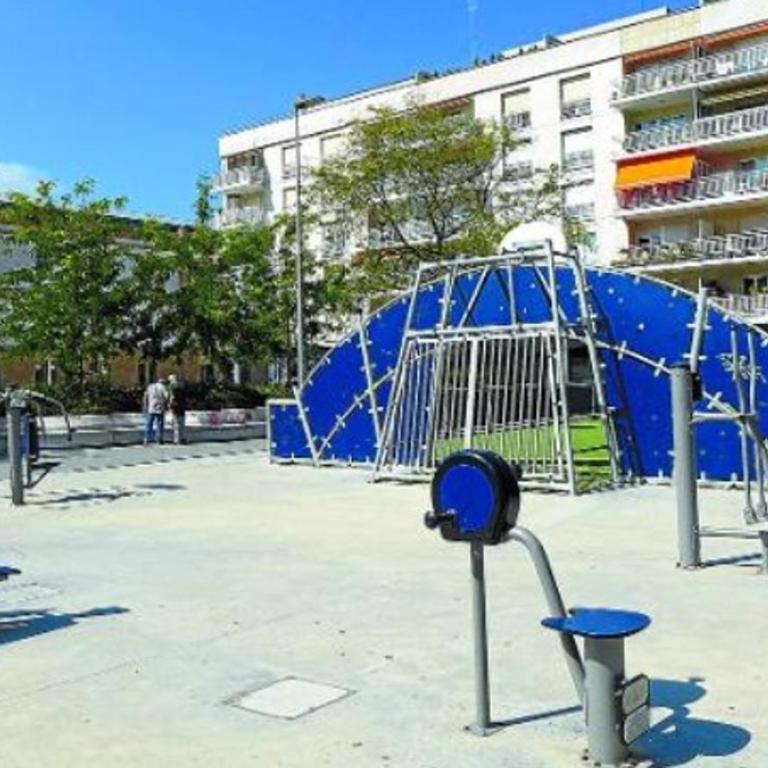 BIG 4 ROOMS in a Centric Home Parking Included - Casa de 4 dormitorios - 84