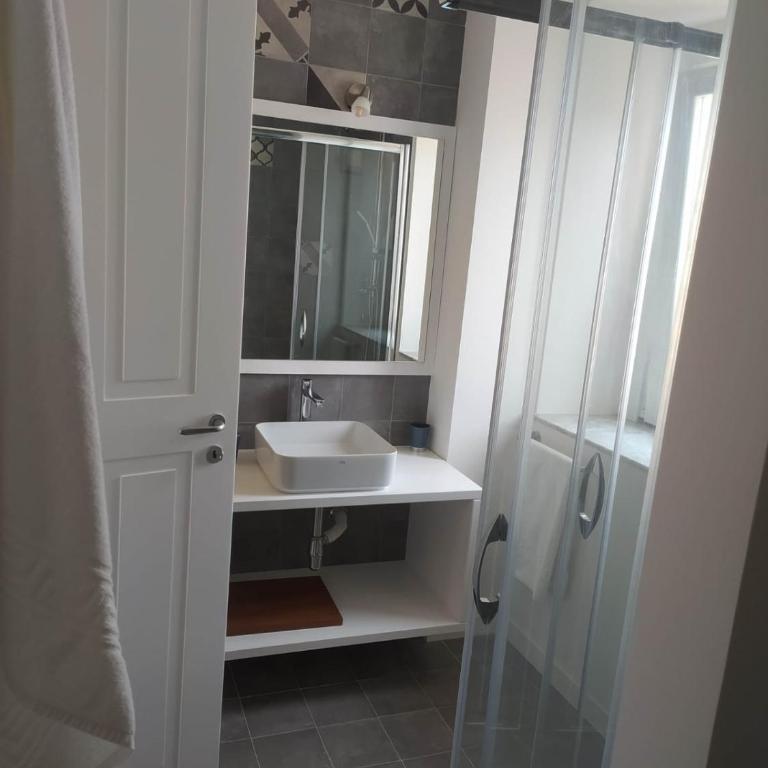 Guest House Scilla e Cariddi - Classic Quadruple Room - 5