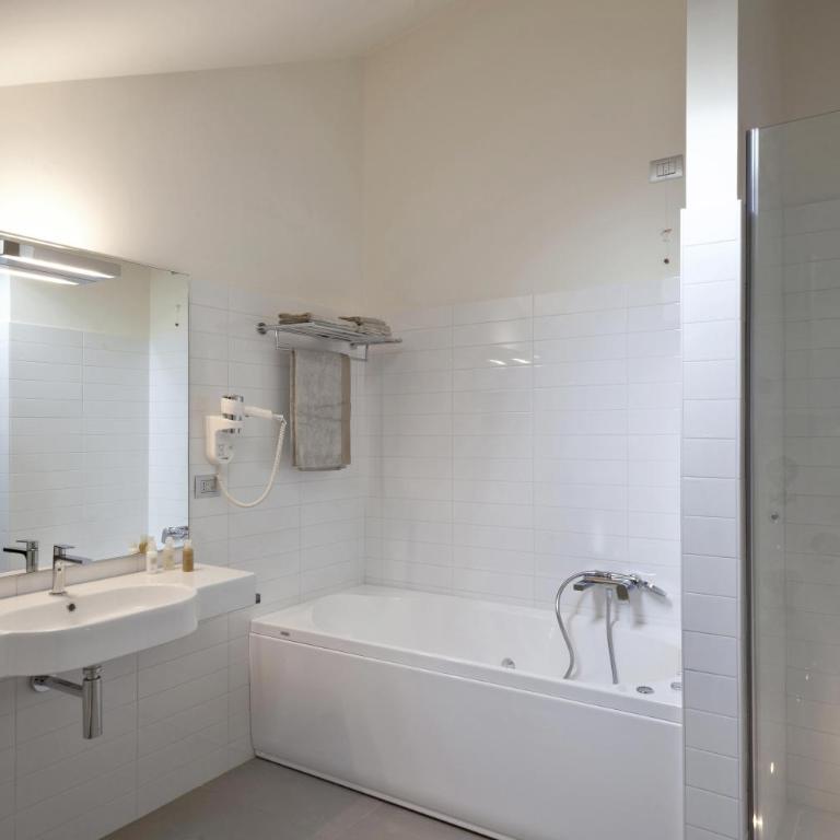 Santa Cesarea Residence Luxury Suite - La vetta del Sasso Barisano - Queen Suite with Spa Bath - 19
